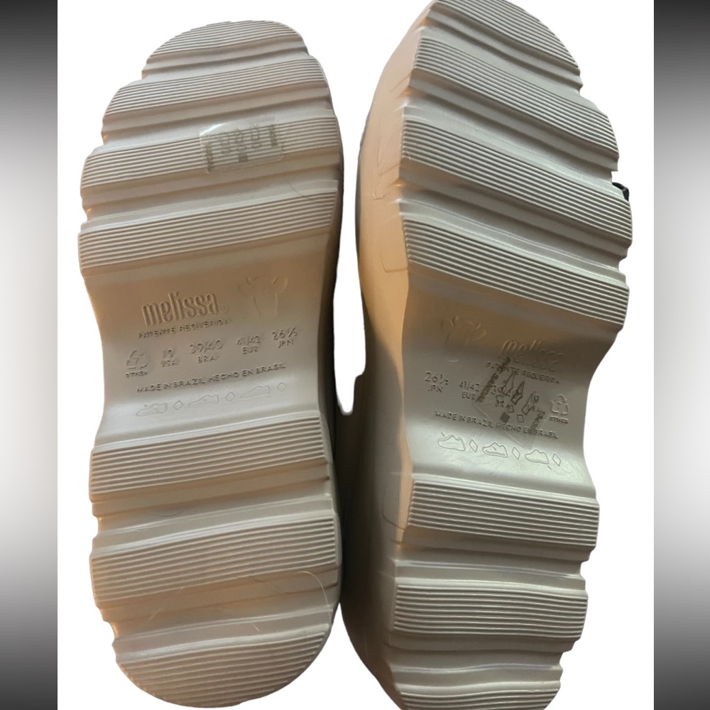 Mellissa beige Kickoff shoes NWT - Picture 4 of 8